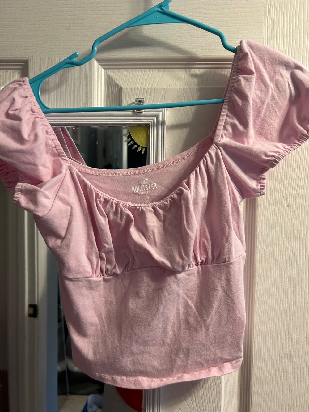 Hollister Light Pink Puff-Sleeve Cropped Top